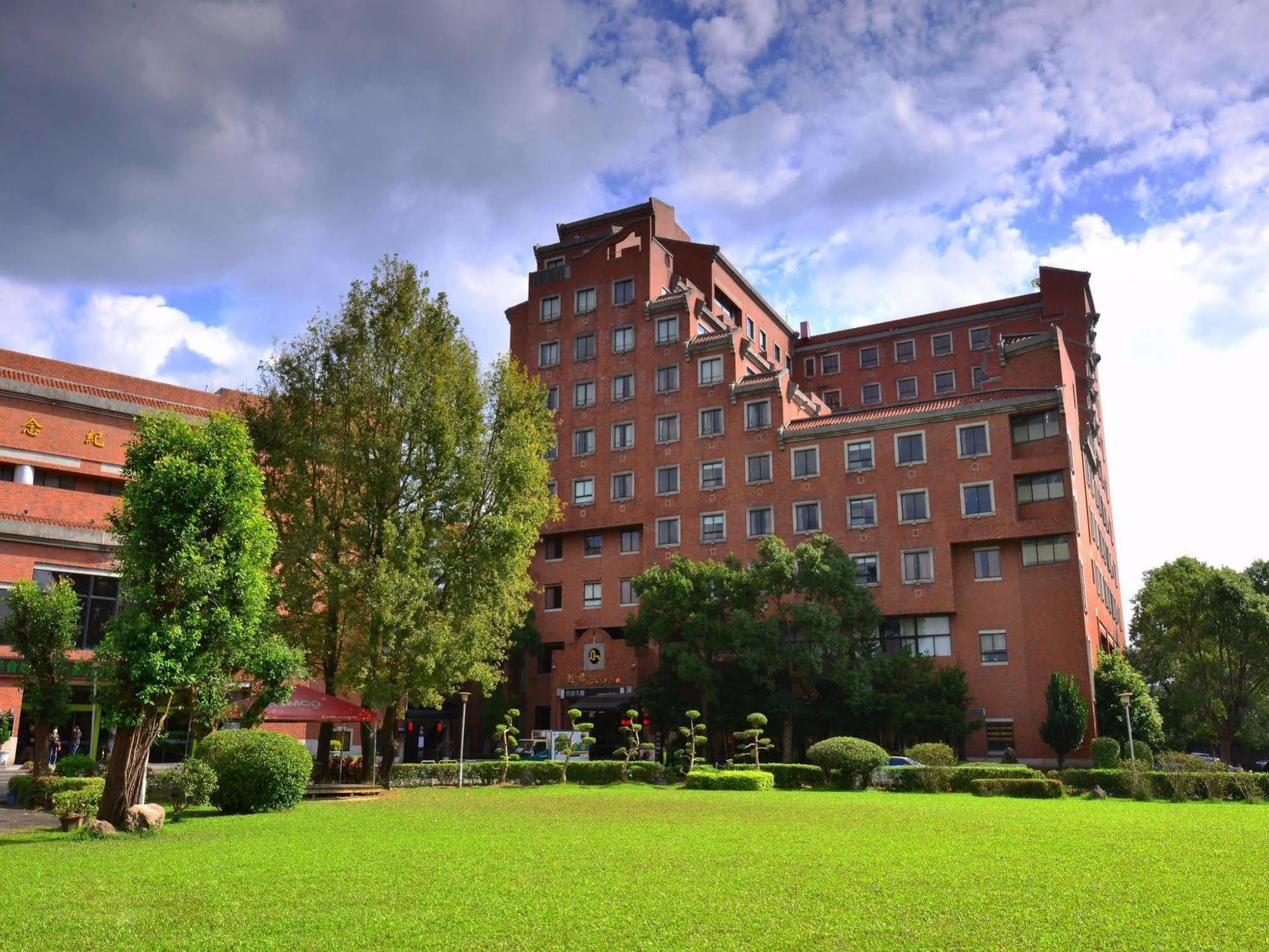 Chientan Youth Hotel Taipei Exterior photo